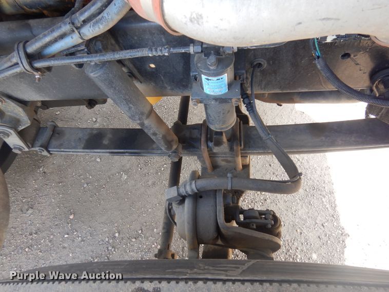 image for item KU9677 2005 International 9900i  flatbed truck