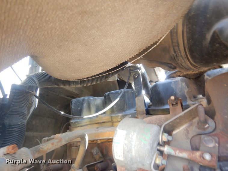 image for item KU9677 2005 International 9900i  flatbed truck