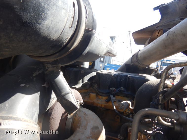 image for item KU9677 2005 International 9900i  flatbed truck