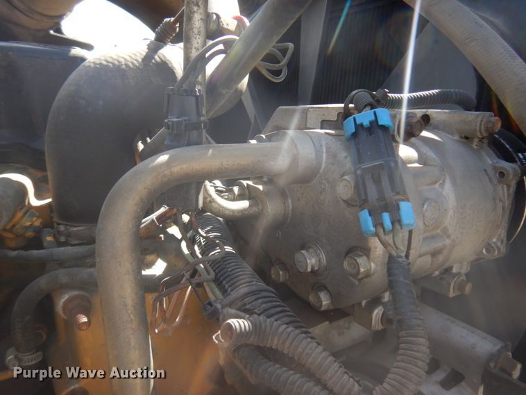 image for item KU9677 2005 International 9900i  flatbed truck