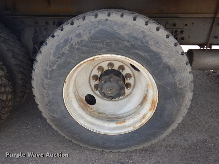 image for item KU9677 2005 International 9900i  flatbed truck