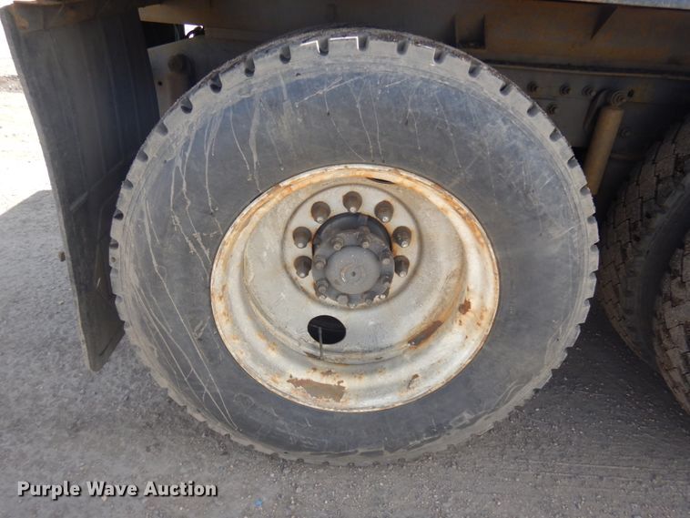 image for item KU9677 2005 International 9900i  flatbed truck