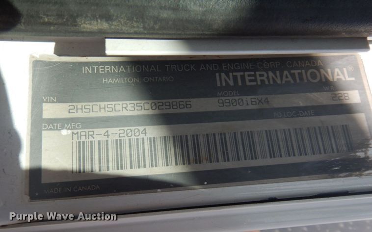 image for item KU9677 2005 International 9900i  flatbed truck