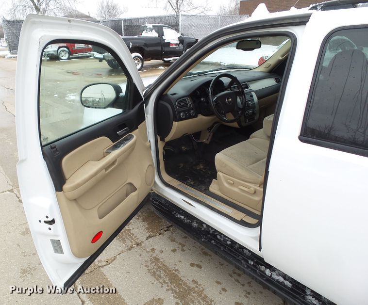 image for item DA7205 2007 Chevrolet Suburban 2500 LS  SUV