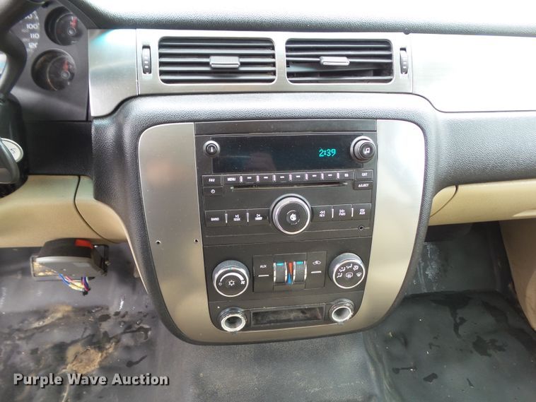 image for item DA7205 2007 Chevrolet Suburban 2500 LS  SUV