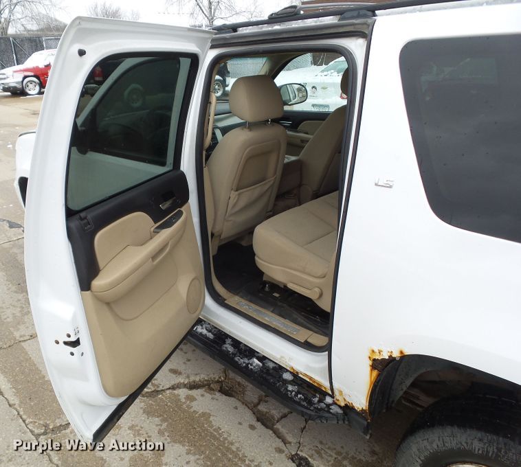 image for item DA7205 2007 Chevrolet Suburban 2500 LS  SUV