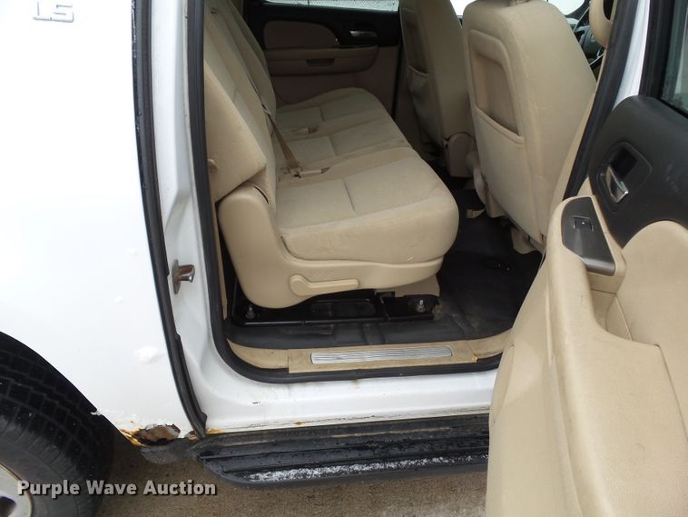 image for item DA7205 2007 Chevrolet Suburban 2500 LS  SUV
