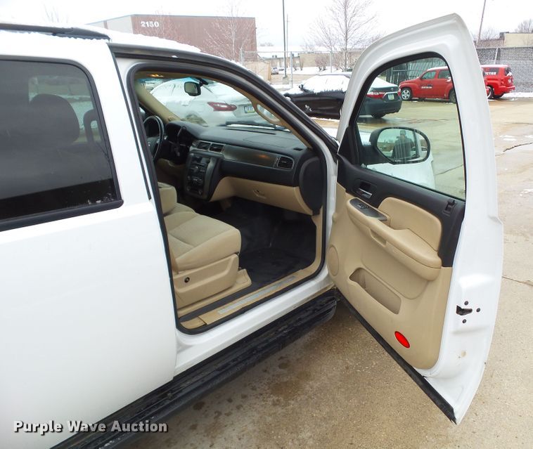 image for item DA7205 2007 Chevrolet Suburban 2500 LS  SUV