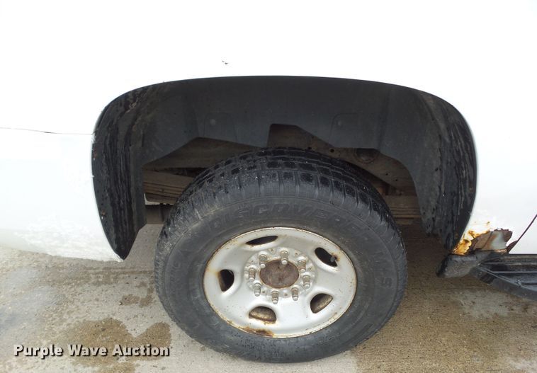 image for item DA7205 2007 Chevrolet Suburban 2500 LS  SUV