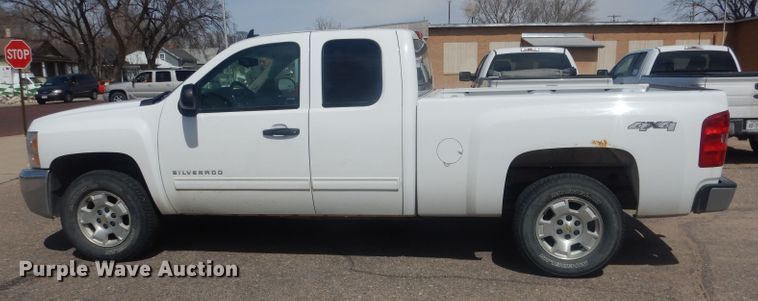 image for item DJ1295 2013 Chevrolet Silverado 1500  Ext. Cab pickup truck
