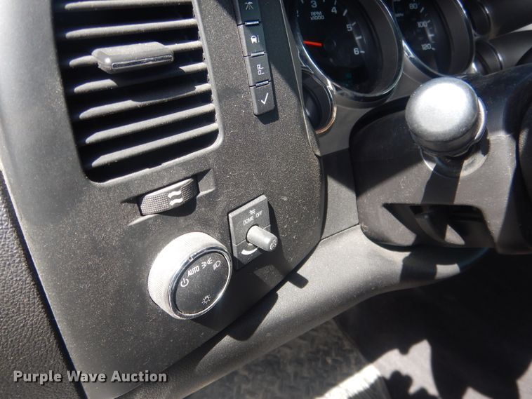 image for item DJ1295 2013 Chevrolet Silverado 1500  Ext. Cab pickup truck