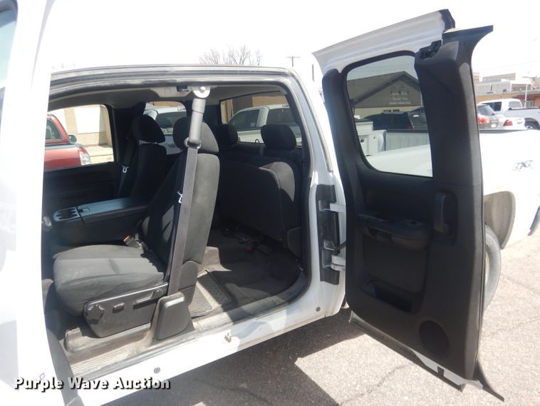 image for item DJ1295 2013 Chevrolet Silverado 1500  Ext. Cab pickup truck