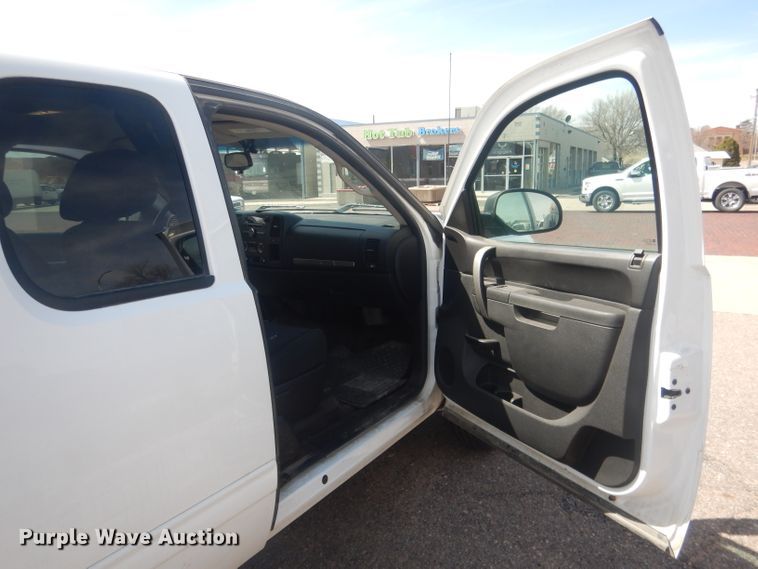 image for item DJ1295 2013 Chevrolet Silverado 1500  Ext. Cab pickup truck