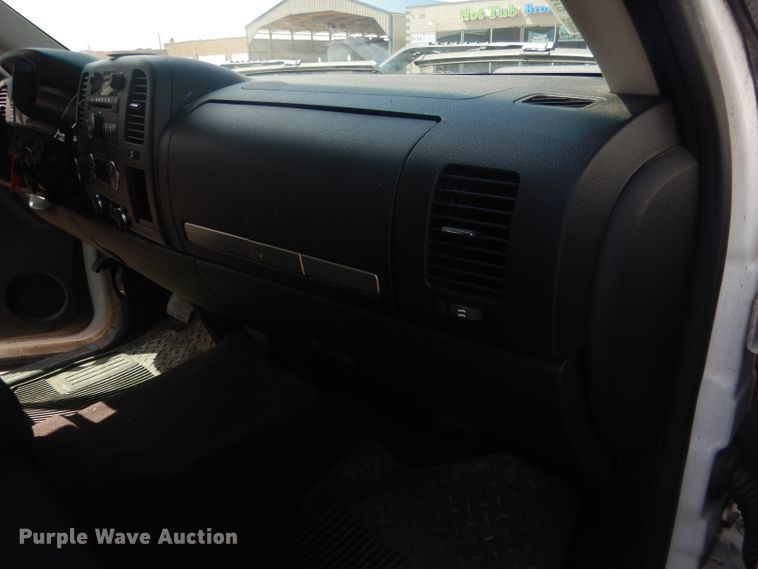 image for item DJ1295 2013 Chevrolet Silverado 1500  Ext. Cab pickup truck