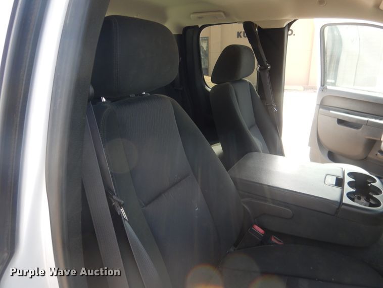 image for item DJ1295 2013 Chevrolet Silverado 1500  Ext. Cab pickup truck