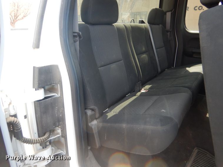 image for item DJ1295 2013 Chevrolet Silverado 1500  Ext. Cab pickup truck