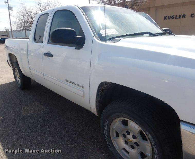 image for item DJ1295 2013 Chevrolet Silverado 1500  Ext. Cab pickup truck