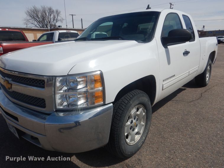 image for item DJ1295 2013 Chevrolet Silverado 1500  Ext. Cab pickup truck
