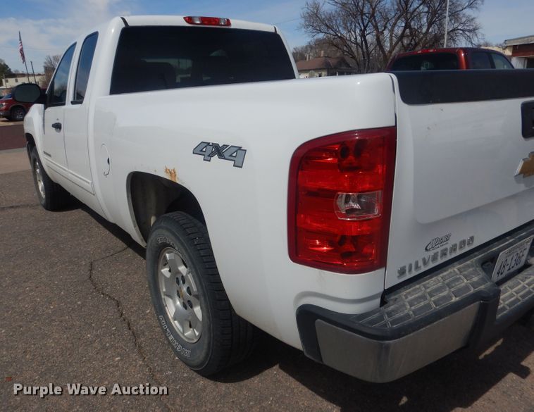image for item DJ1295 2013 Chevrolet Silverado 1500  Ext. Cab pickup truck
