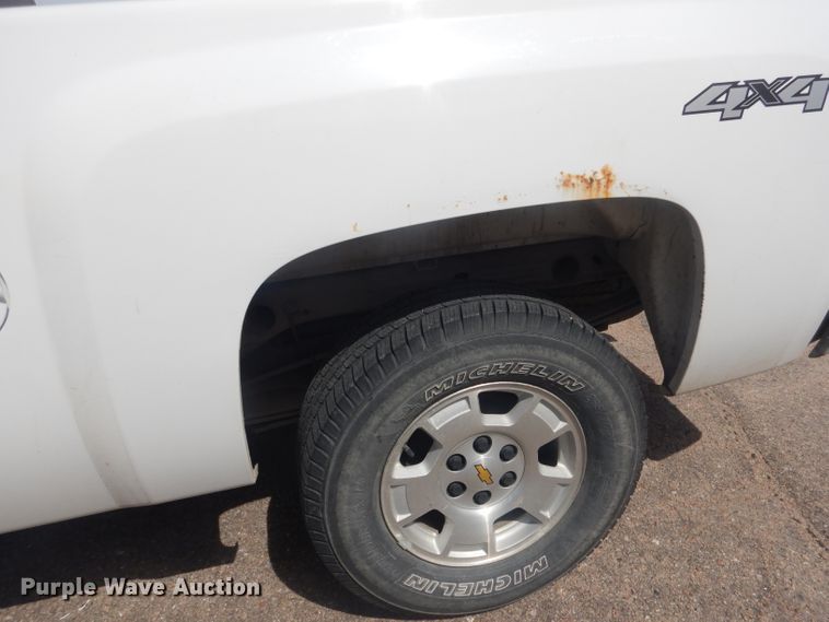 image for item DJ1295 2013 Chevrolet Silverado 1500  Ext. Cab pickup truck