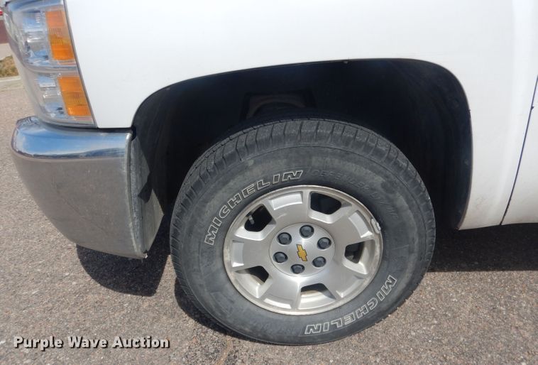 image for item DJ1295 2013 Chevrolet Silverado 1500  Ext. Cab pickup truck