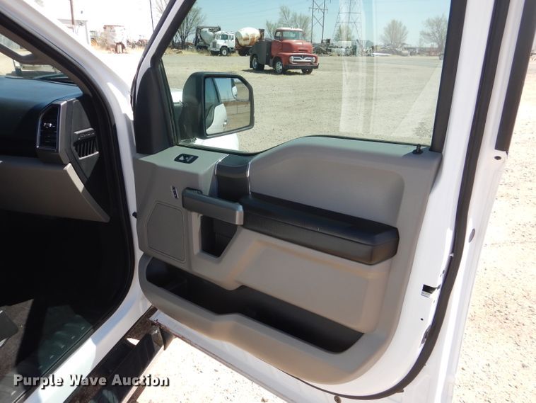 image for item DJ8948 2019 Ford F150  SuperCrew pickup truck