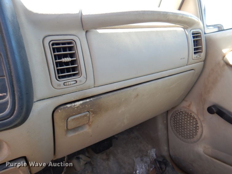 image for item DK8271 2003 Chevrolet Silverado 1500  pickup truck