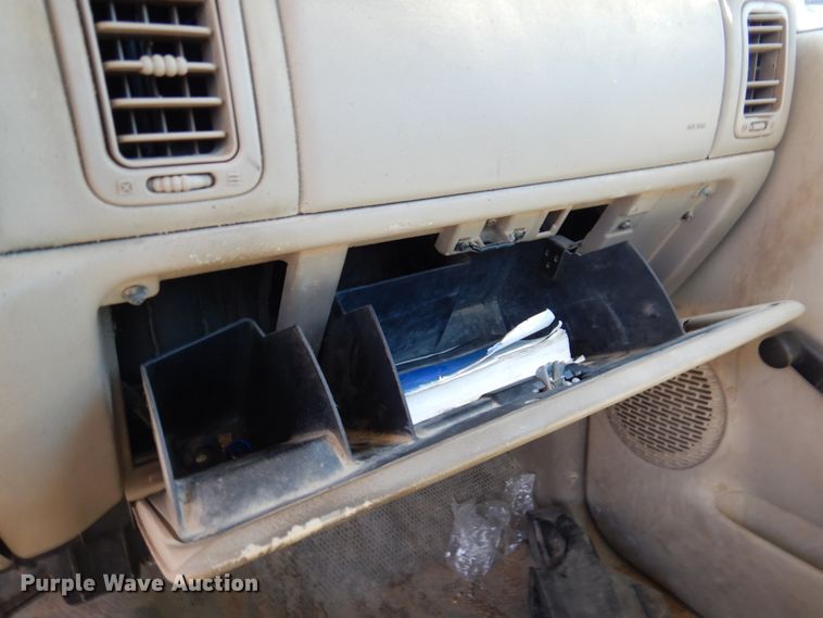 image for item DK8271 2003 Chevrolet Silverado 1500  pickup truck