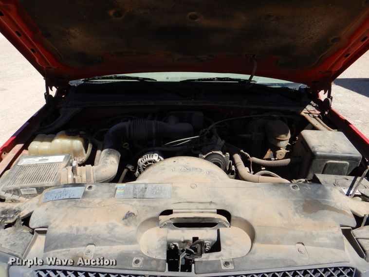 image for item DK8271 2003 Chevrolet Silverado 1500  pickup truck