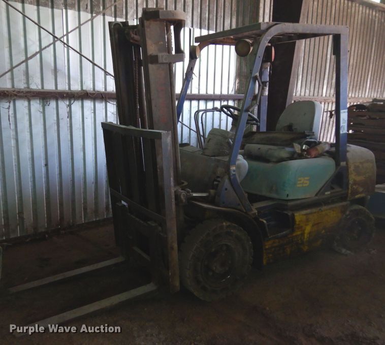image for item DK8272 Komatsu FG25T-12  forklift