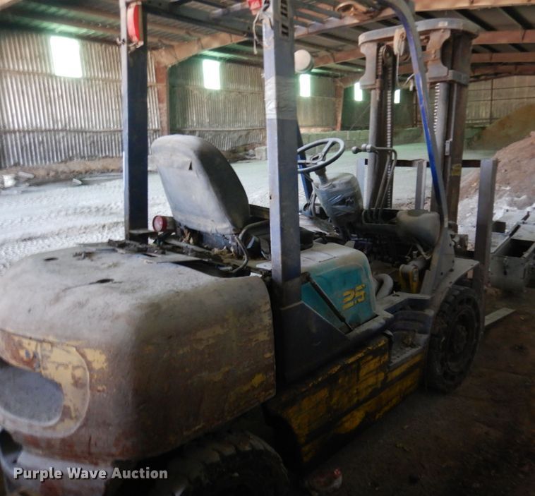 image for item DK8272 Komatsu FG25T-12  forklift