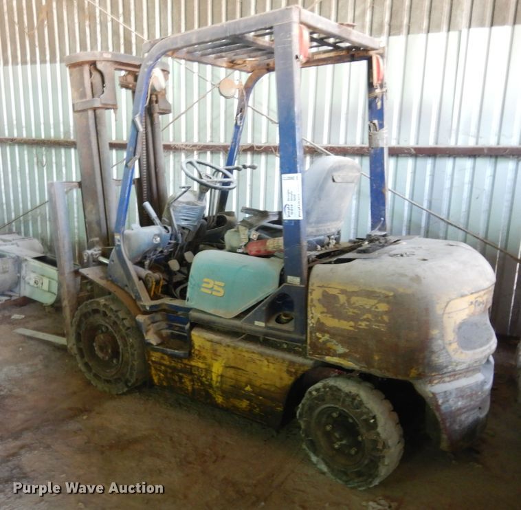 image for item DK8272 Komatsu FG25T-12  forklift