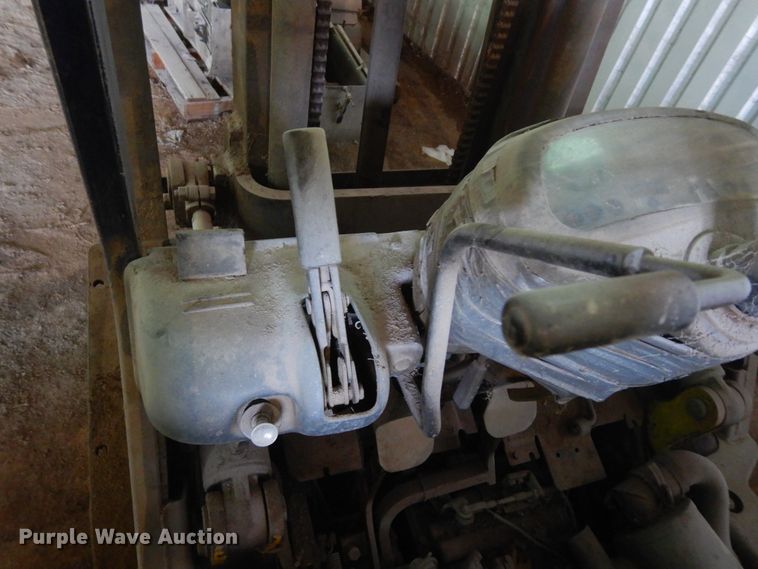 image for item DK8272 Komatsu FG25T-12  forklift