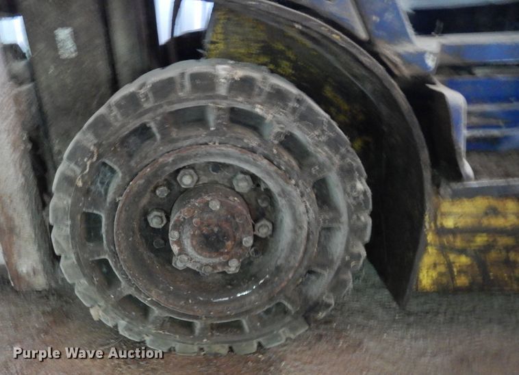 image for item DK8272 Komatsu FG25T-12  forklift