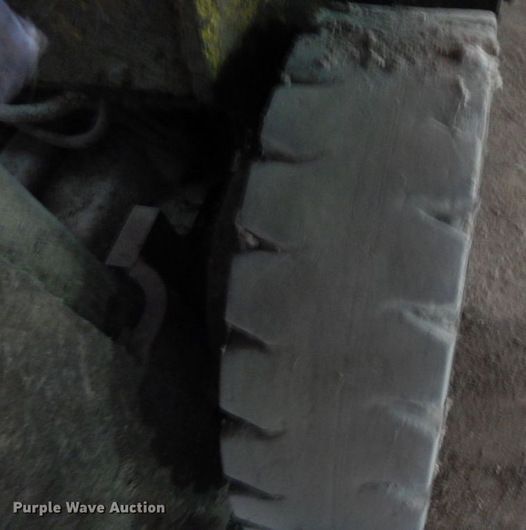 image for item DK8272 Komatsu FG25T-12  forklift