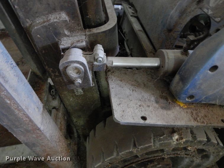 image for item DK8272 Komatsu FG25T-12  forklift