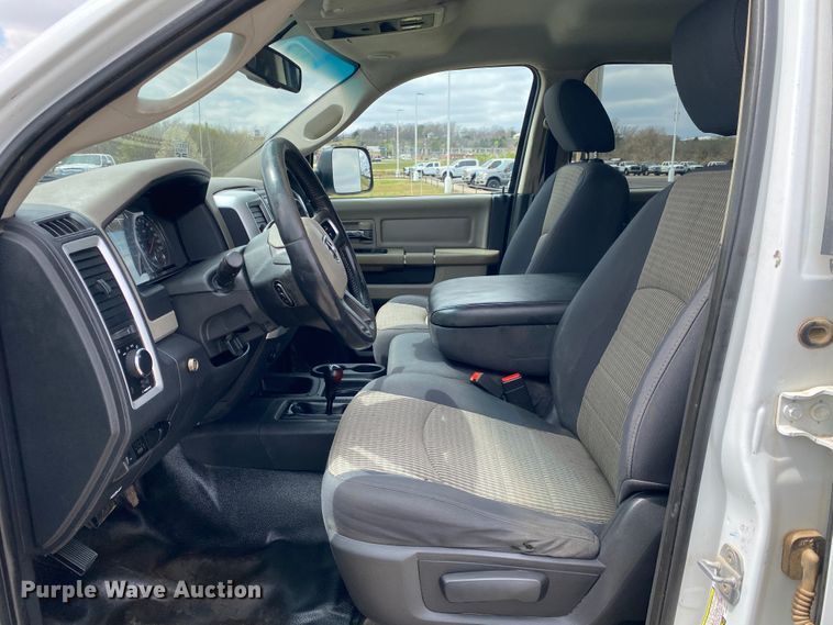 image for item DM4025 2011 Dodge Ram 5500HD  Crew Cab flatbed truck