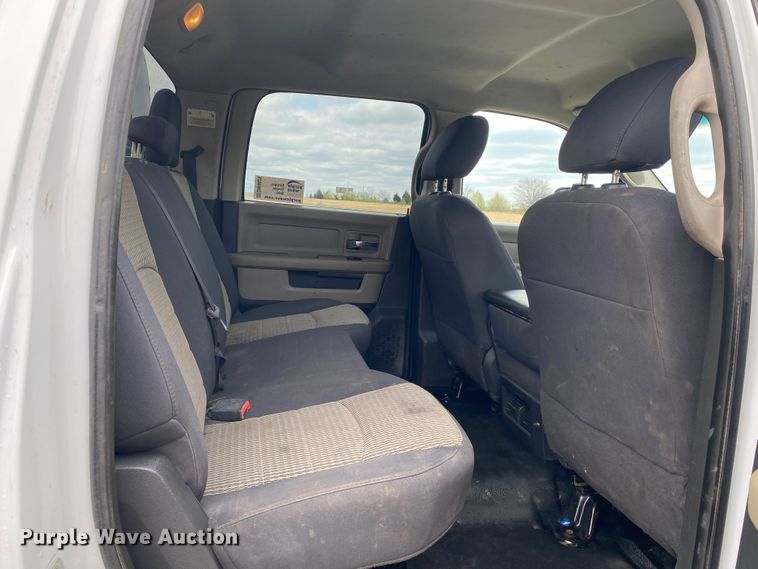 image for item DM4025 2011 Dodge Ram 5500HD  Crew Cab flatbed truck