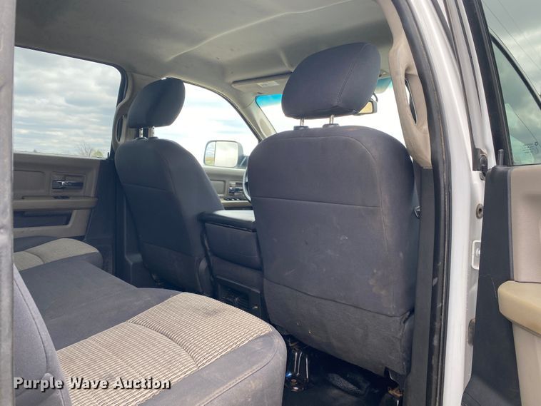 image for item DM4025 2011 Dodge Ram 5500HD  Crew Cab flatbed truck