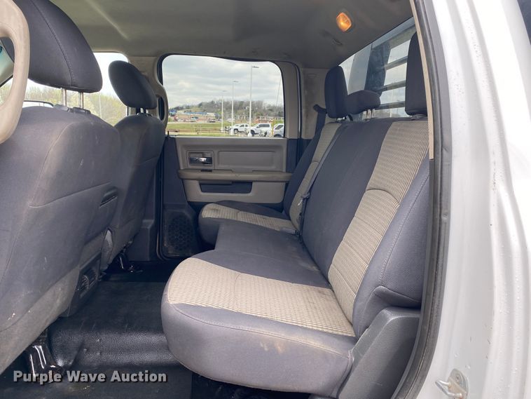 image for item DM4025 2011 Dodge Ram 5500HD  Crew Cab flatbed truck