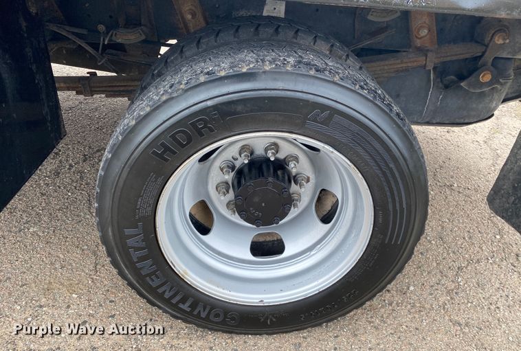 image for item DM4025 2011 Dodge Ram 5500HD  Crew Cab flatbed truck