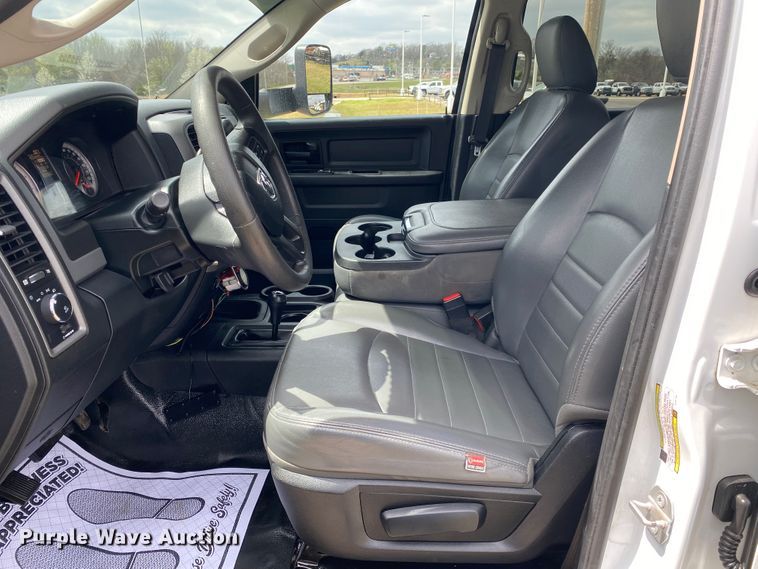 image for item DM4026 2018 Dodge Ram 4500HD  flatbed truck