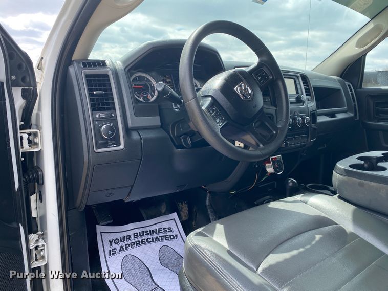 image for item DM4026 2018 Dodge Ram 4500HD  flatbed truck