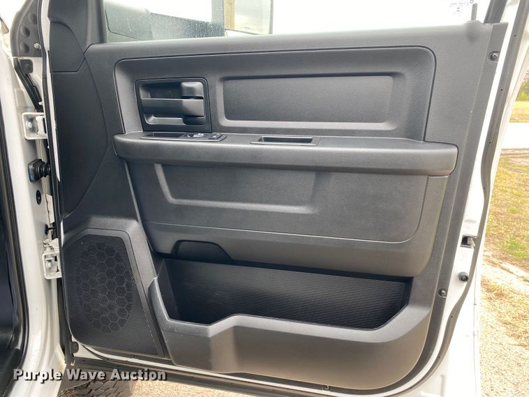 image for item DM4026 2018 Dodge Ram 4500HD  flatbed truck