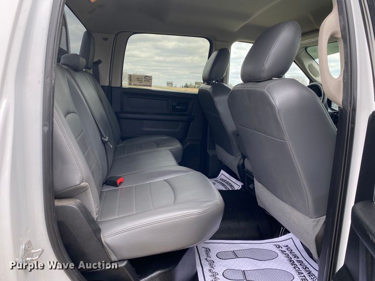 image for item DM4026 2018 Dodge Ram 4500HD  flatbed truck