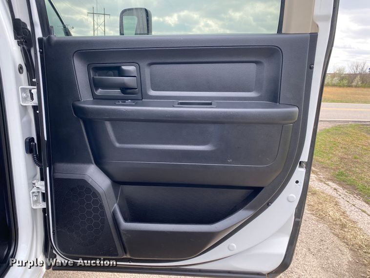 image for item DM4026 2018 Dodge Ram 4500HD  flatbed truck