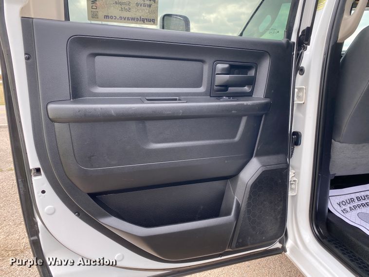 image for item DM4026 2018 Dodge Ram 4500HD  flatbed truck