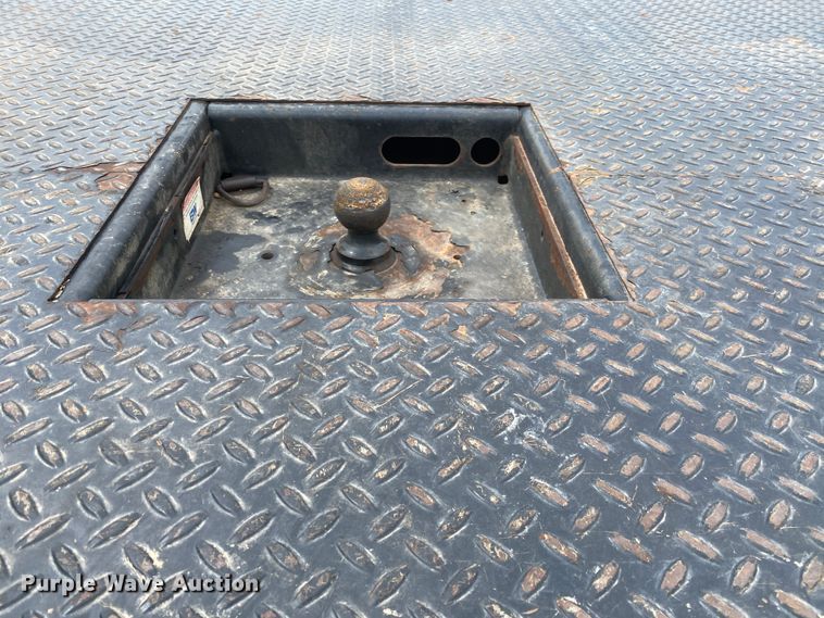 image for item DM4026 2018 Dodge Ram 4500HD  flatbed truck