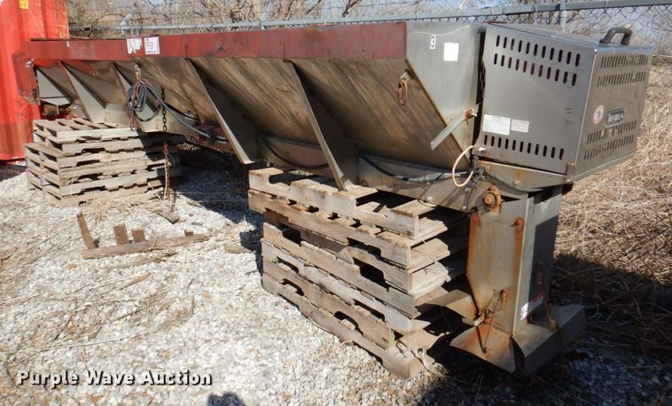 image for item DM6022 Buyers  spreader