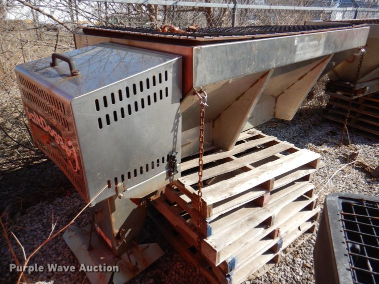 image for item DM6022 Buyers  spreader